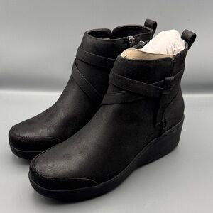 Skechers Women’s Pier-Lite - Everlasting Ankle Boots